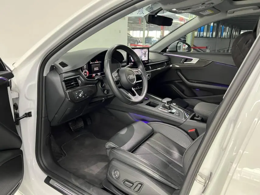 Audi 2020 A4L 2.0TFSI 40TFSI Deluxe Dynamic Automatic 4