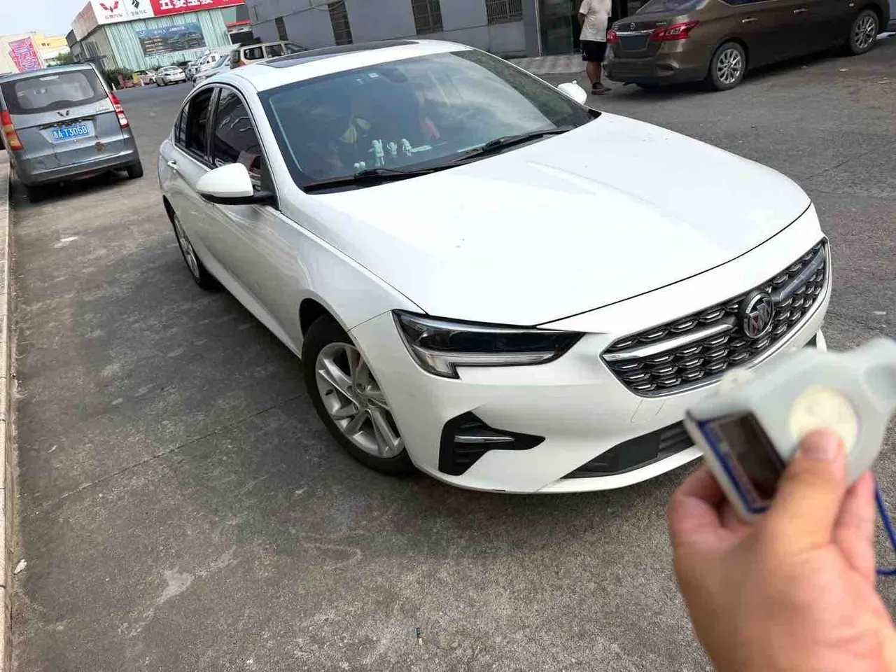 Buick 2020 Regal 1.5T 552T Elite Automatic Gear 2