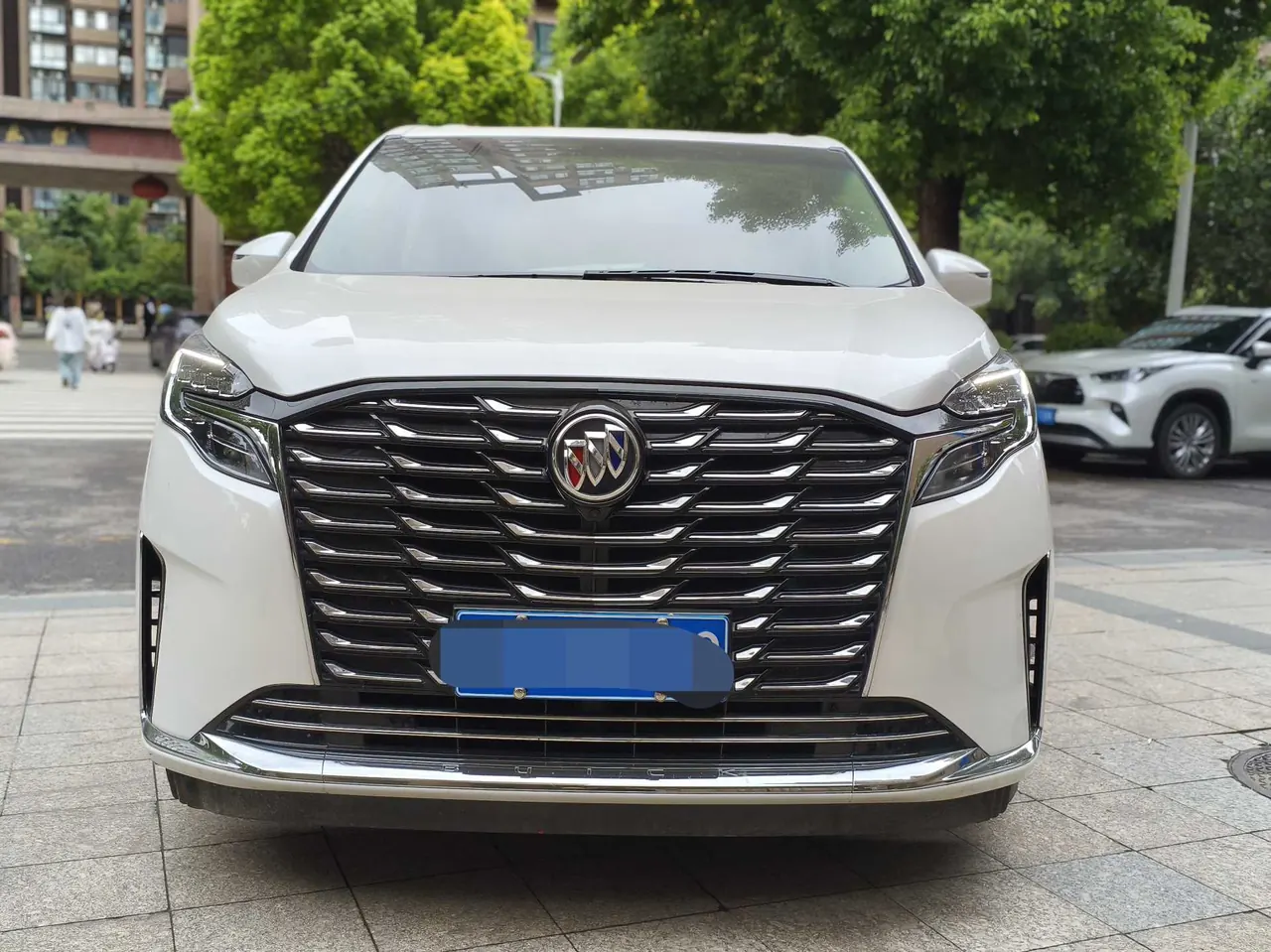 Buick 2023 GL8 ES Lu Zun 48V 2.0T 653T Comfortable Automatic Gear 2