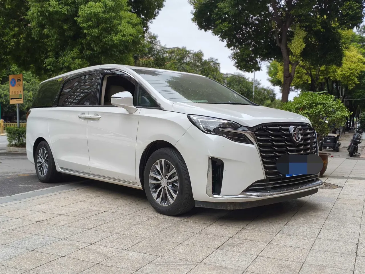 Buick 2023 GL8 ES Lu Zun 48V 2.0T 653T Comfortable Automatic Gear 3