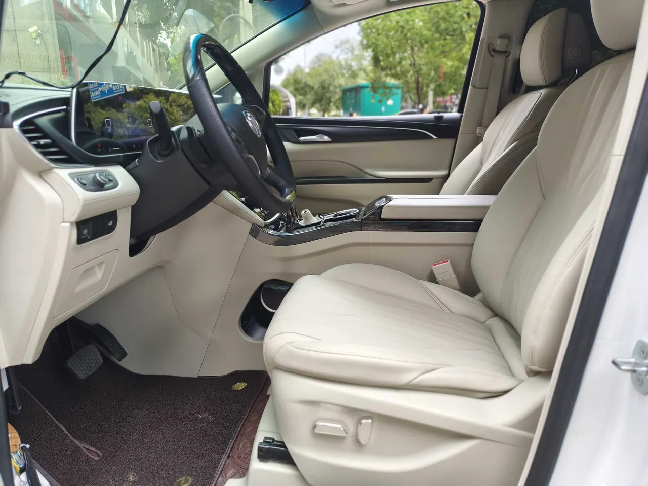 Buick 2023 GL8 ES Lu Zun 48V 2.0T 653T Comfortable Automatic Gear 4