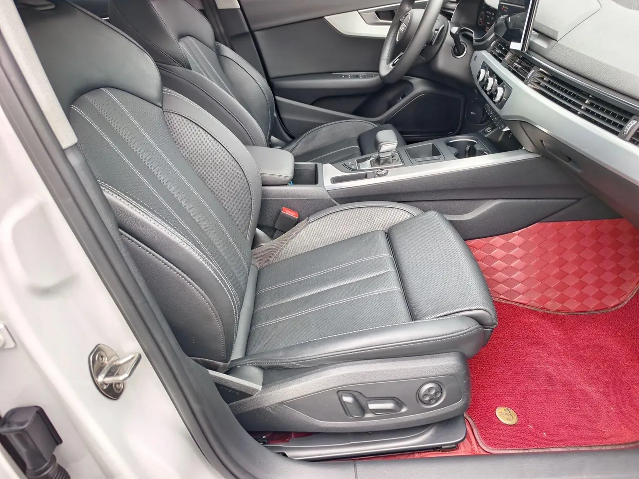 Audi 2020 A4L 2.0TFSI 40TFSI Fashion Dynamic Automatic 11