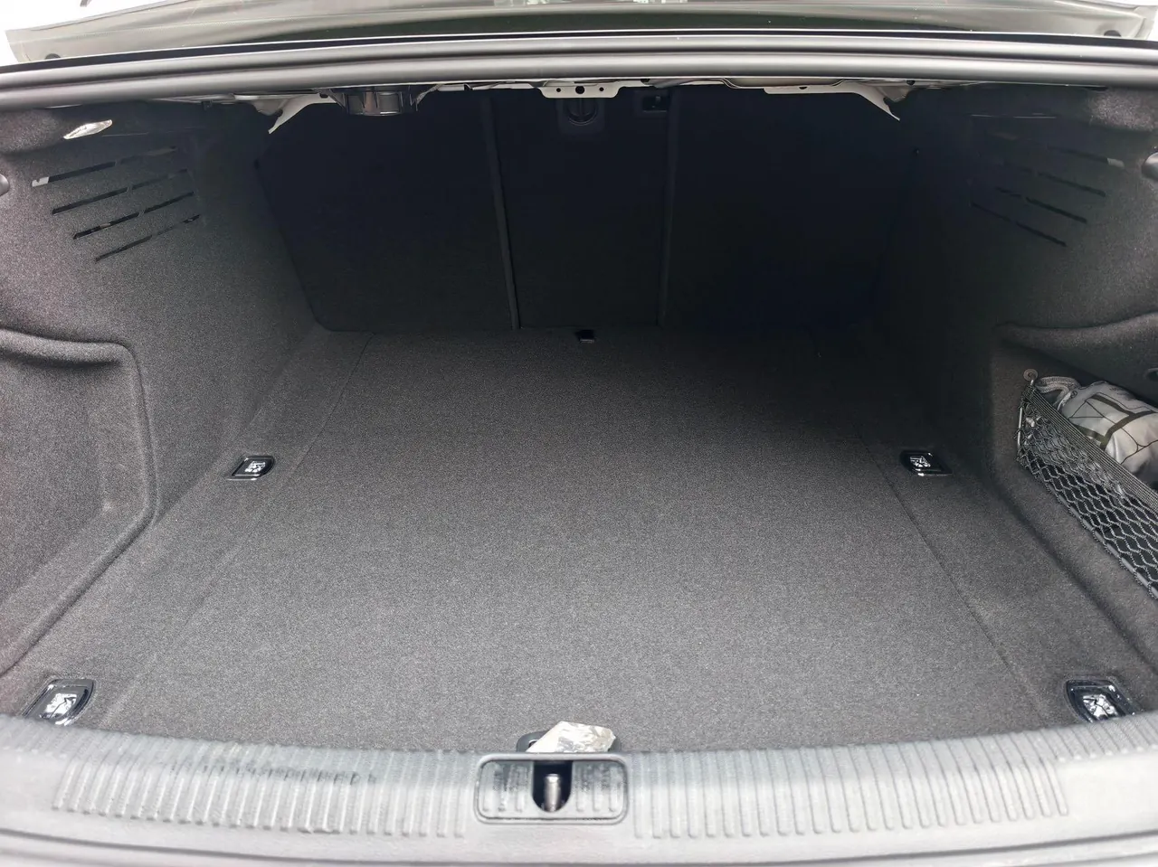 Audi 2020 A4L 2.0TFSI 40TFSI Fashion Dynamic Automatic 12