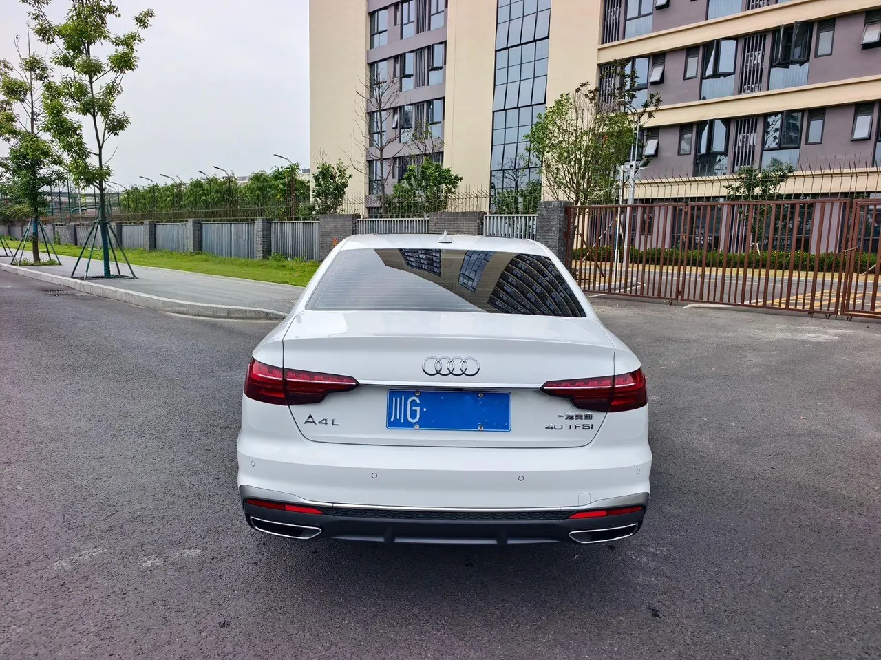 Audi 2020 A4L 2.0TFSI 40TFSI Fashion Dynamic Automatic 3