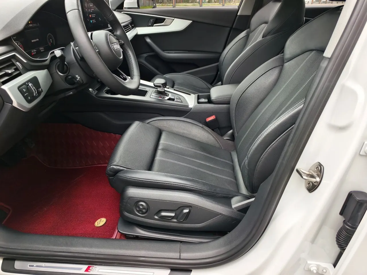Audi 2020 A4L 2.0TFSI 40TFSI Fashion Dynamic Automatic 8