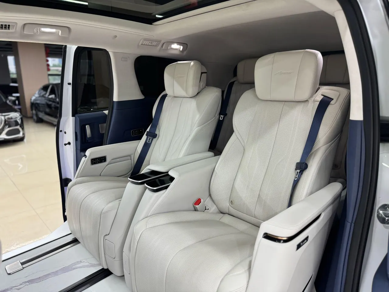 Buick 2023 Century 48V 2.0T Yunshi Edition 6-seat Automatic Gear 11