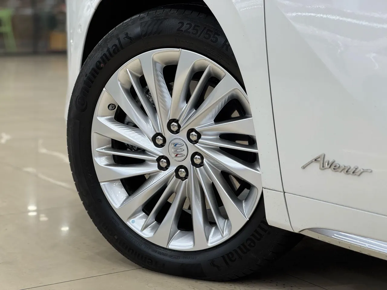 Buick 2023 Century 48V 2.0T Yunshi Edition 6-seat Automatic Gear 17