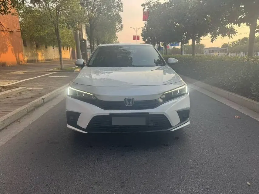 Honda 2023 Civic 1.5T CVT 240TURBO Sporty Edition Automatic 3