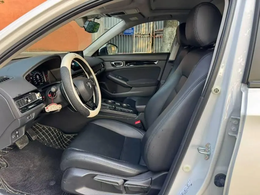 Honda 2023 Civic 1.5T CVT 240TURBO Sporty Edition Automatic 4