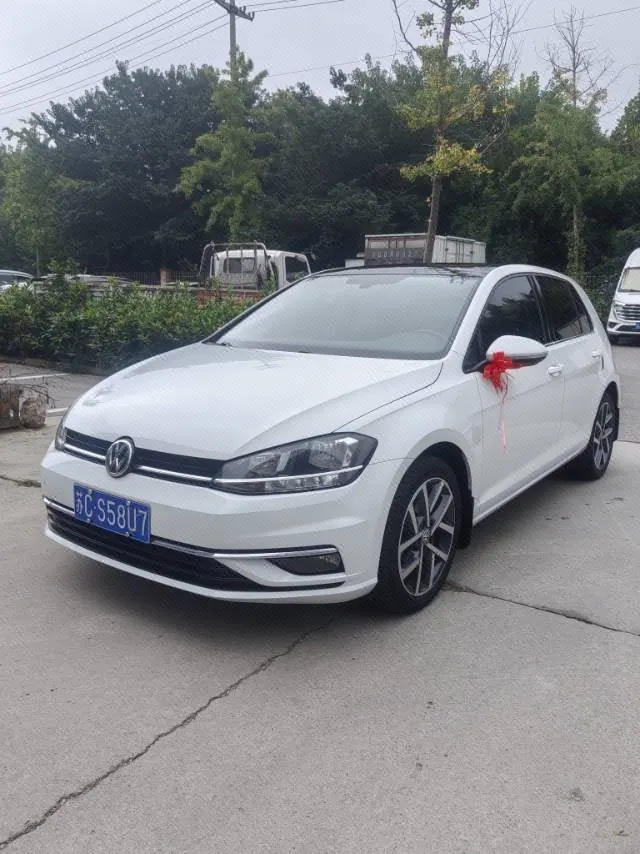 Открыть галерею: Volkswagen 2020 Golf 7 1.4TSI 280TSI Beloved Edition Comfortable Automatic