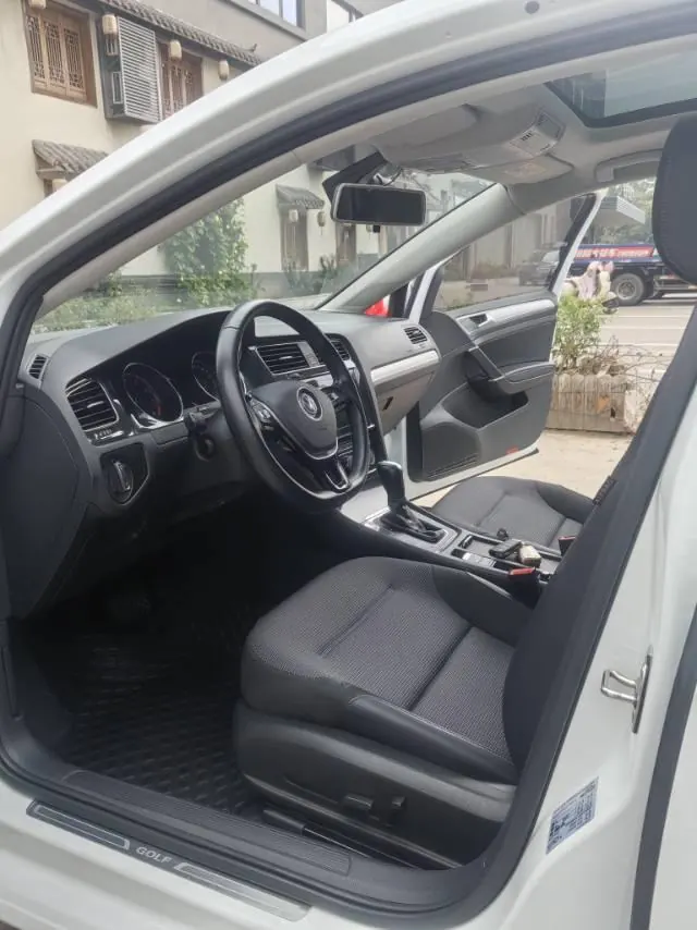 Volkswagen 2020 Golf 7 1.4TSI 280TSI Beloved Edition Comfortable Automatic 5