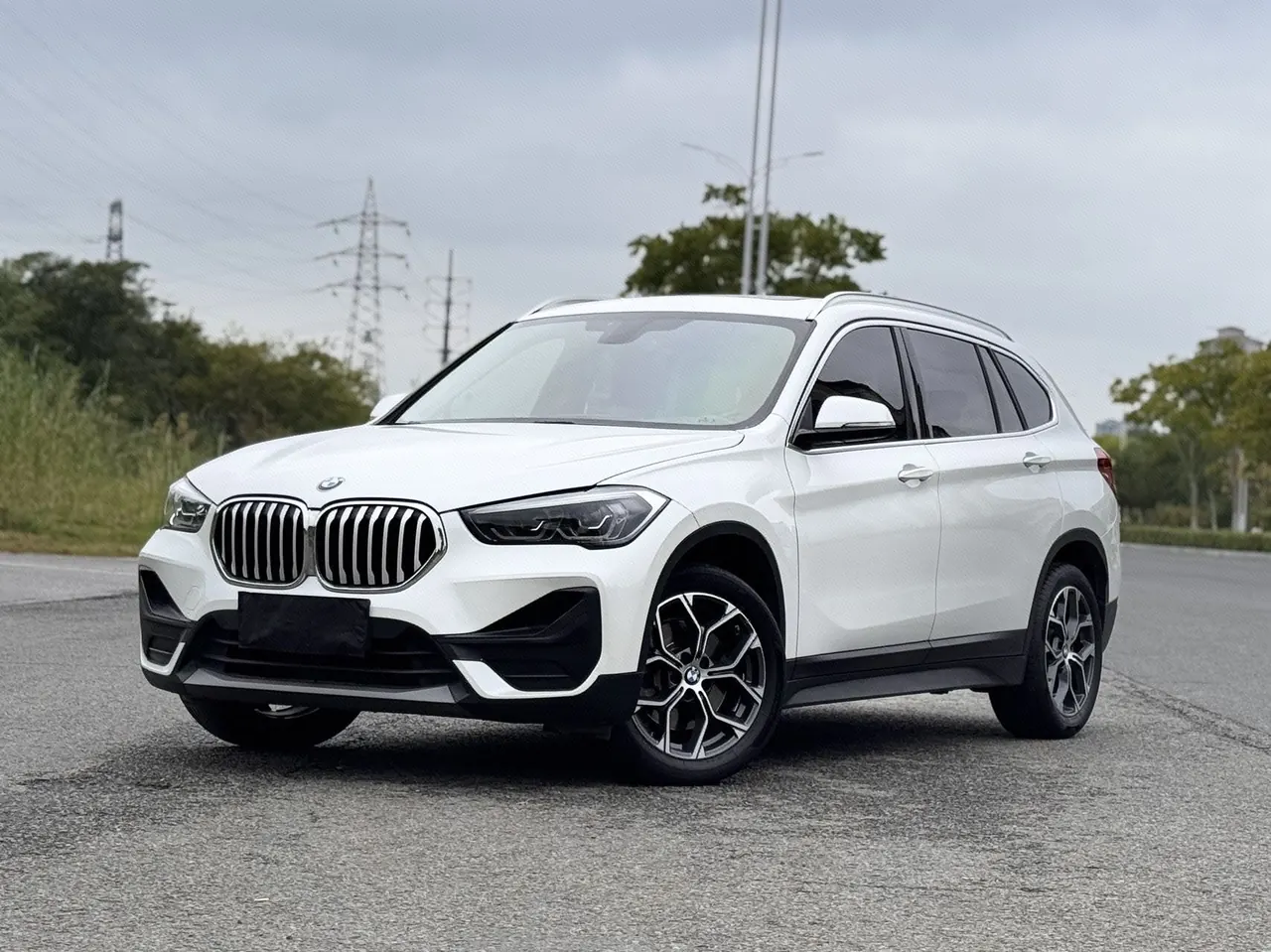 Открыть галерею: BMW 2021 X1 sDrive25Li 2.0T Leading (Modified) Automatic Gear