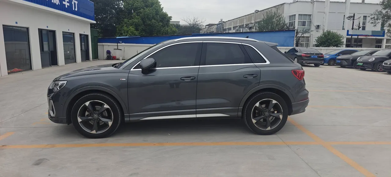 Audi 2021 Q3 1.4TFSI 35TFSI Fashion Dynamic Automatic 3