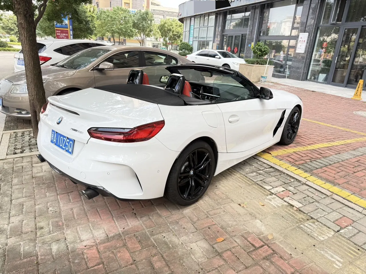 BMW Z4 (Imported) 2020 Z4 sDrive25i 2.0T Silver Cream Limited Edition Automatic Gear 7