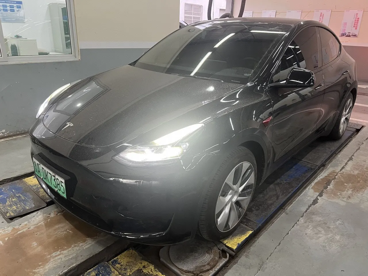 打开图片灯箱:Tesla 2022 Model Y rear-wheel drive version (facelift) automatic gear
