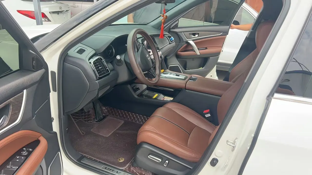 Honda 2020 UR-V 2.0T 370TURBO two-drive elegant version of automatic gear 2