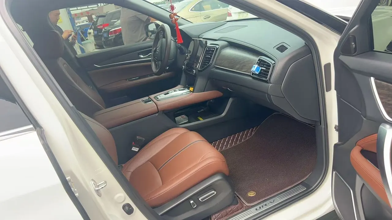 Honda 2020 UR-V 2.0T 370TURBO two-drive elegant version of automatic gear 8
