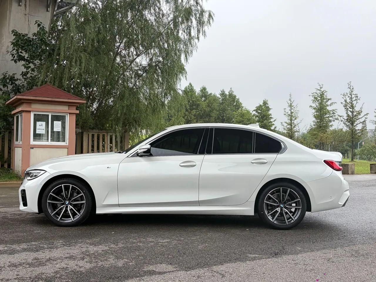 BMW 3 Series 2020 325i 2.0T M Sports Suit Automatic Gear 5