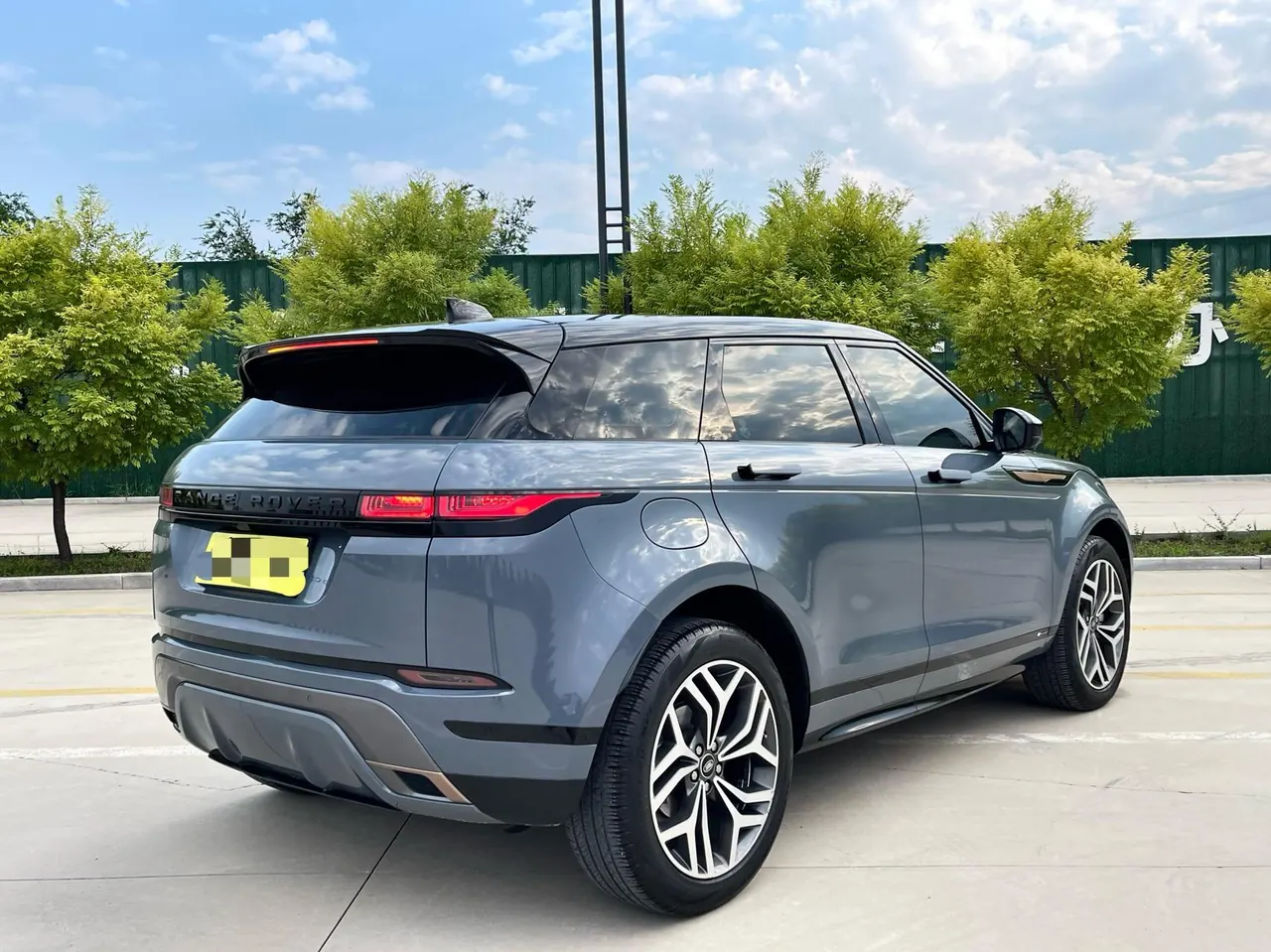 Land Rover 2020 Range Rover Aurora 48V 2.0T 249PS R-DYNAMIC SE Sports Technology Edition Automatic Gear 3