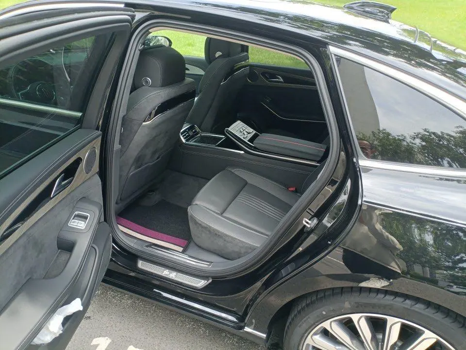 HongQi 2020 H9 3.0T Zhilian Qi Chang Edition Automatic Gear 6