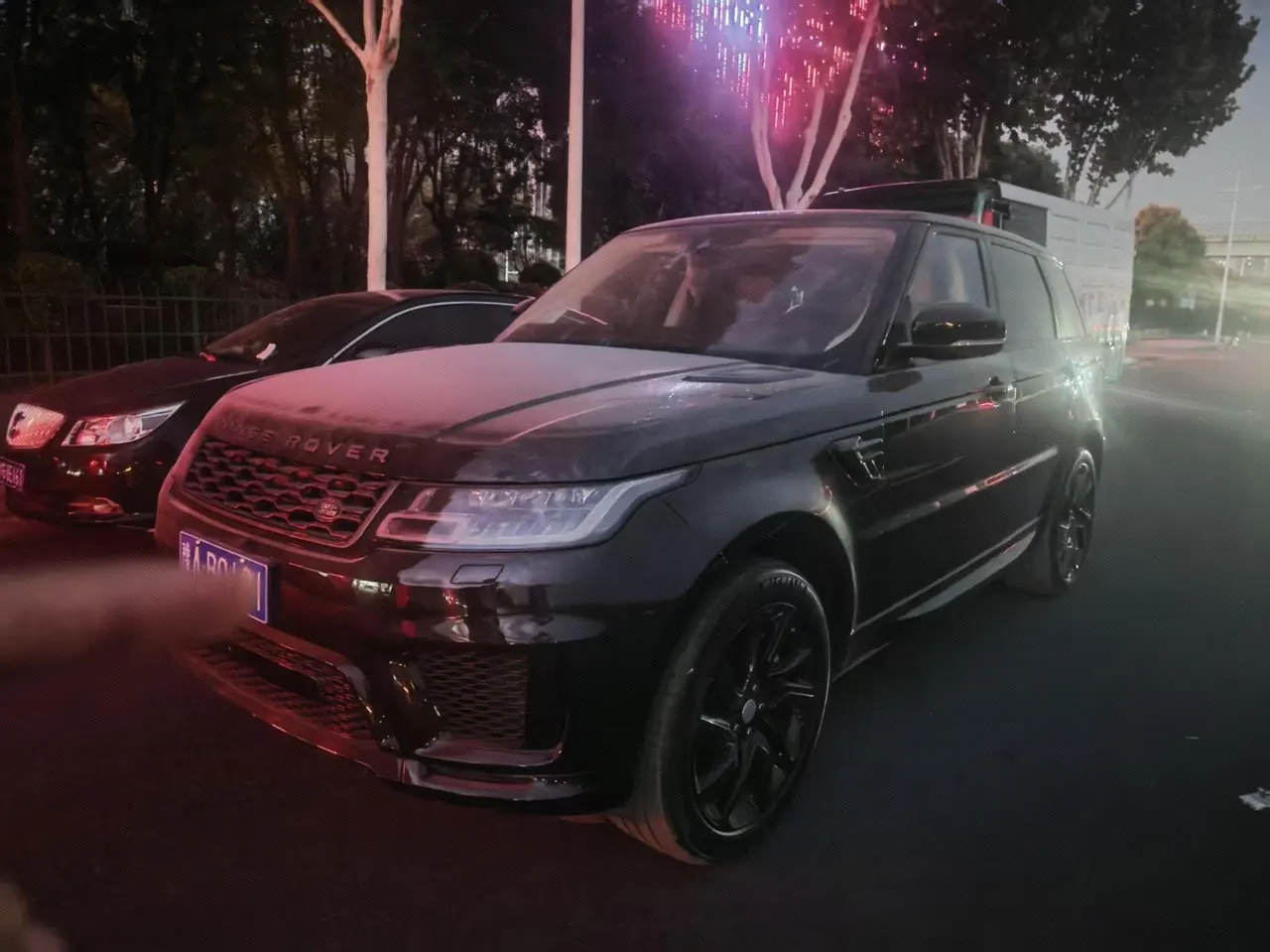 打开图片灯箱:Land Rover Range Rover Sport (Imported) 2020 Range Rover Sport 48V 3.0T L6 HSE Dynamic Automatic