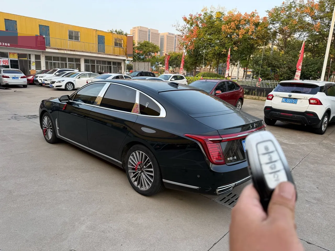 HongQi 2020 H9 48V 2.0T Zhilian Qi Chang Edition Automatic Gear 2