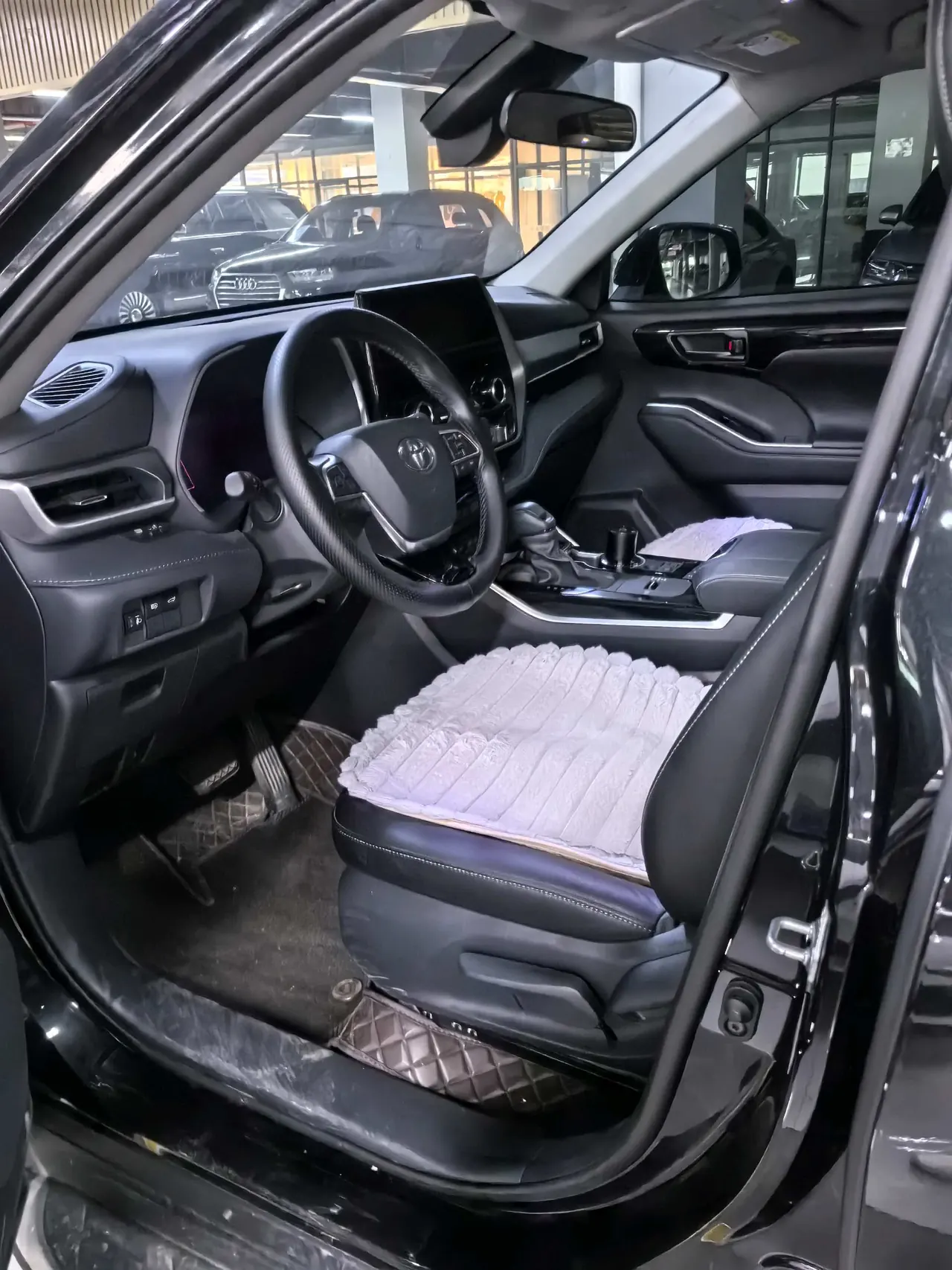 Toyota 2024 Highlander Dual Engine 2.5 Stepless Intelligent Electric Hybrid Two-Drive Elite Edition 5-seat Automatic Transmission 4