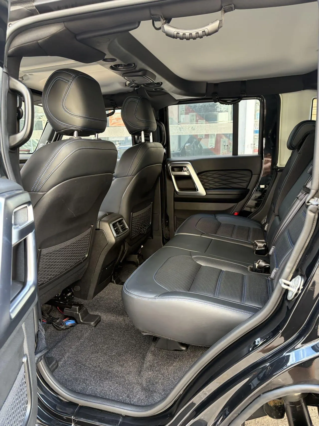Beijing 2020 BJ40 2.0T 4-wheel drive city hunter version chivalrous automatic gear 8
