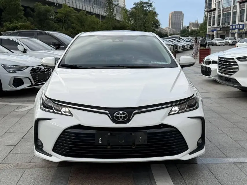 Toyota 2021 corolla 1.2T stepless elite version of automatic gear 2