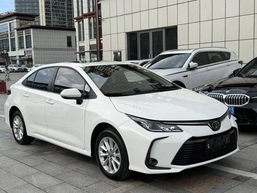 Toyota 2021 corolla 1.2T stepless elite version of automatic gear 3