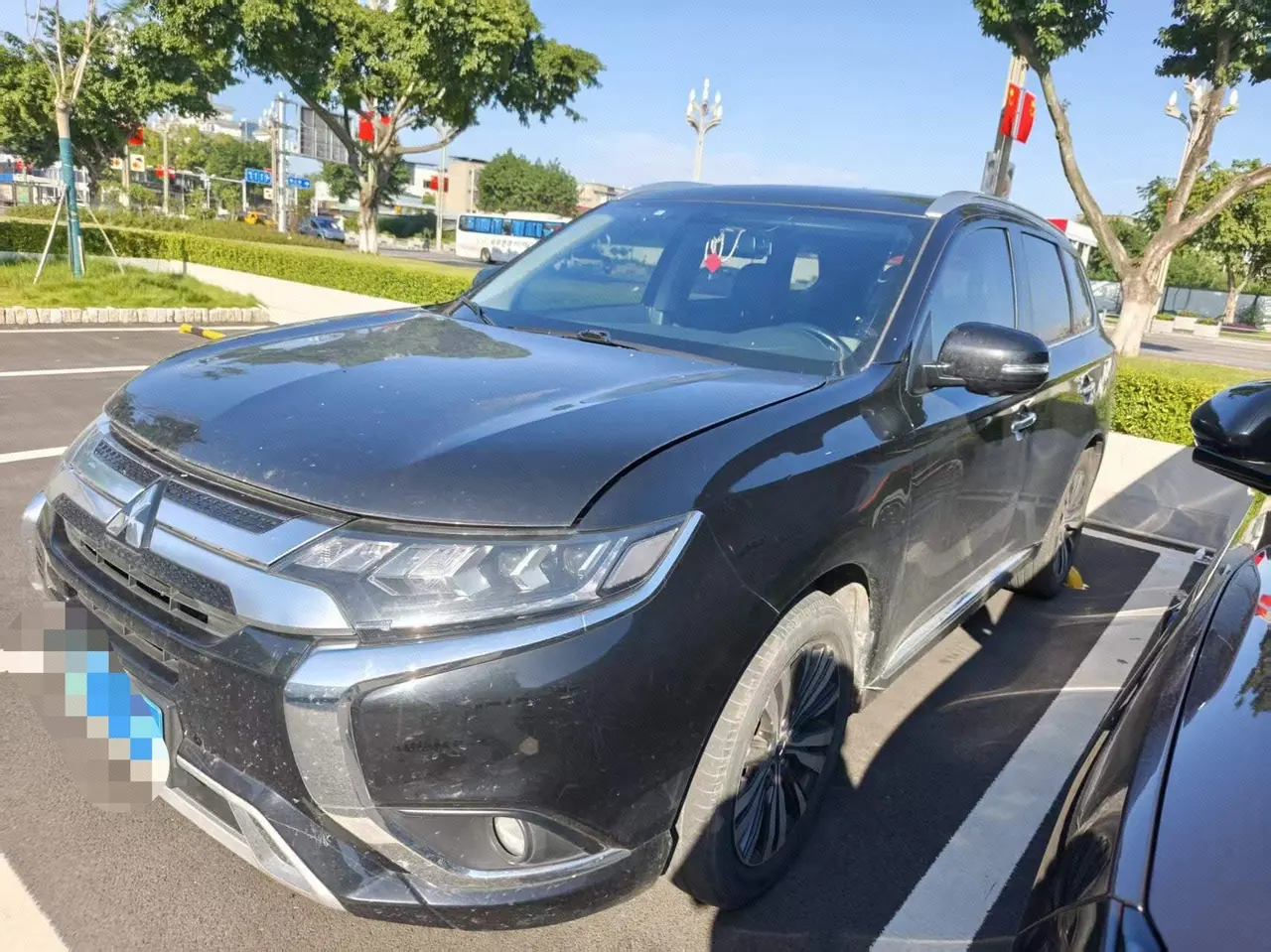 Открыть галерею: Mitsubishi 2021 Outlander 2.4 stepless four-wheel drive to enjoy the version of 7-seat automatic gear