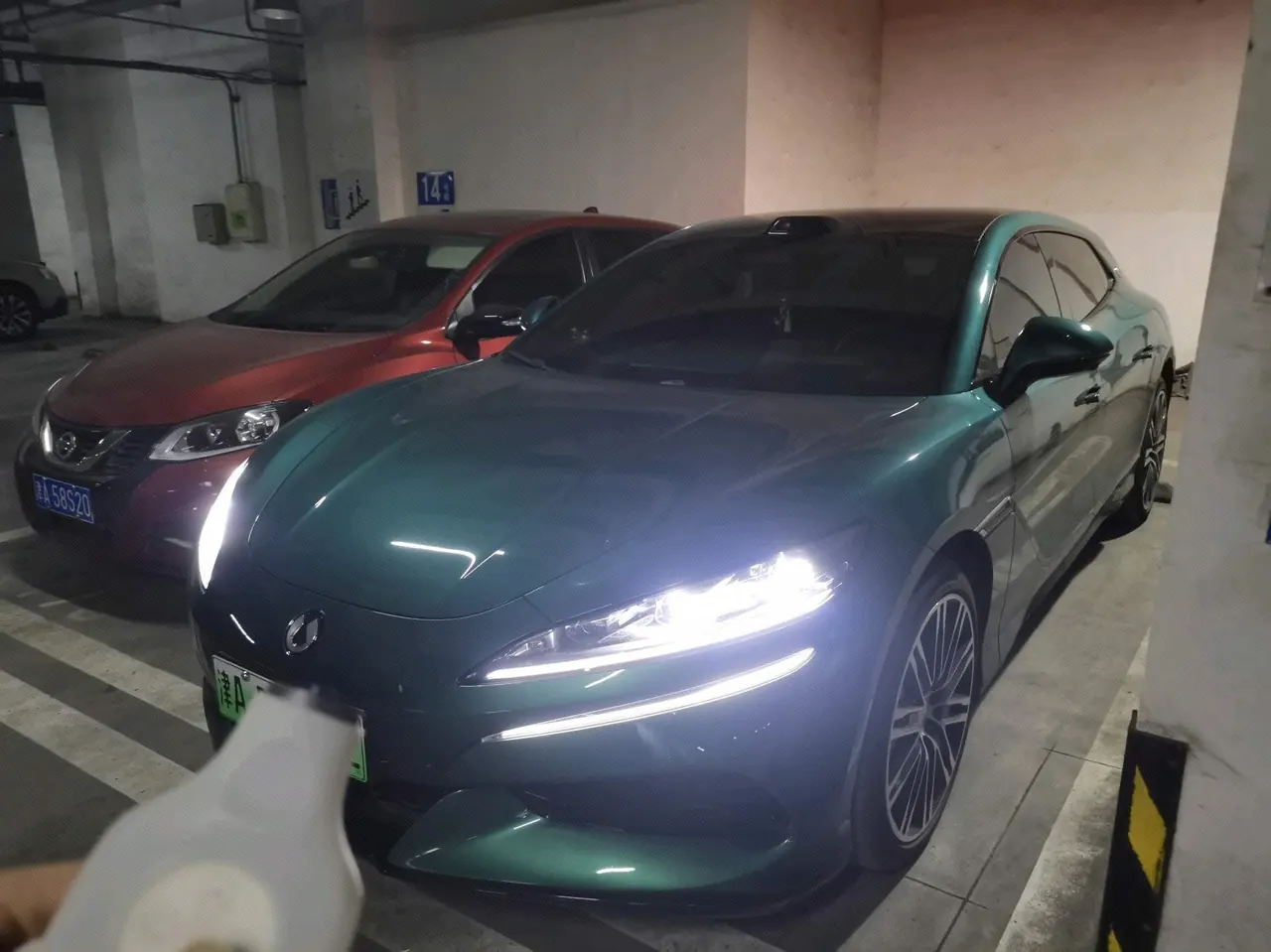Open image lightbox: Denza 2026 Denza Z9GT Easy Three-way Flash Charging Performance Automatic Transmission