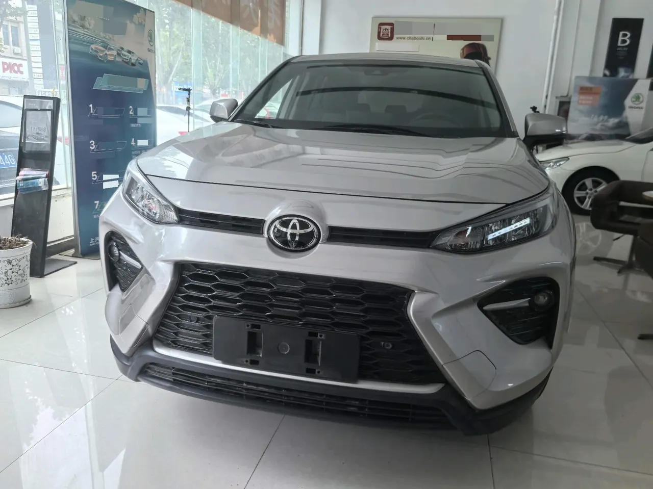 Toyota 2022 Willanda 2.0 Stepless Two-Drive Luxury PLUS Edition Automatic Gear 2