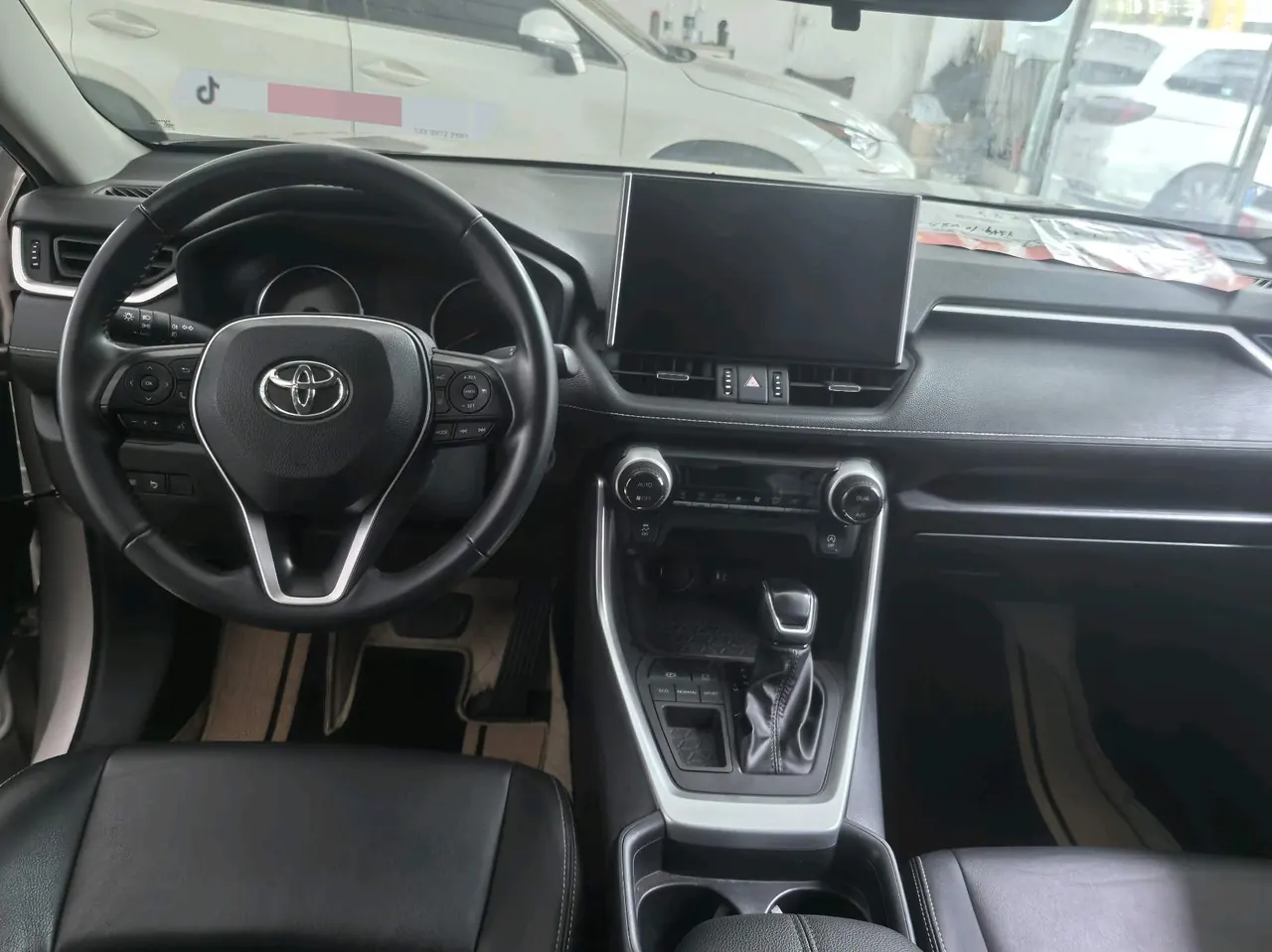 Toyota 2022 Willanda 2.0 Stepless Two-Drive Luxury PLUS Edition Automatic Gear 6