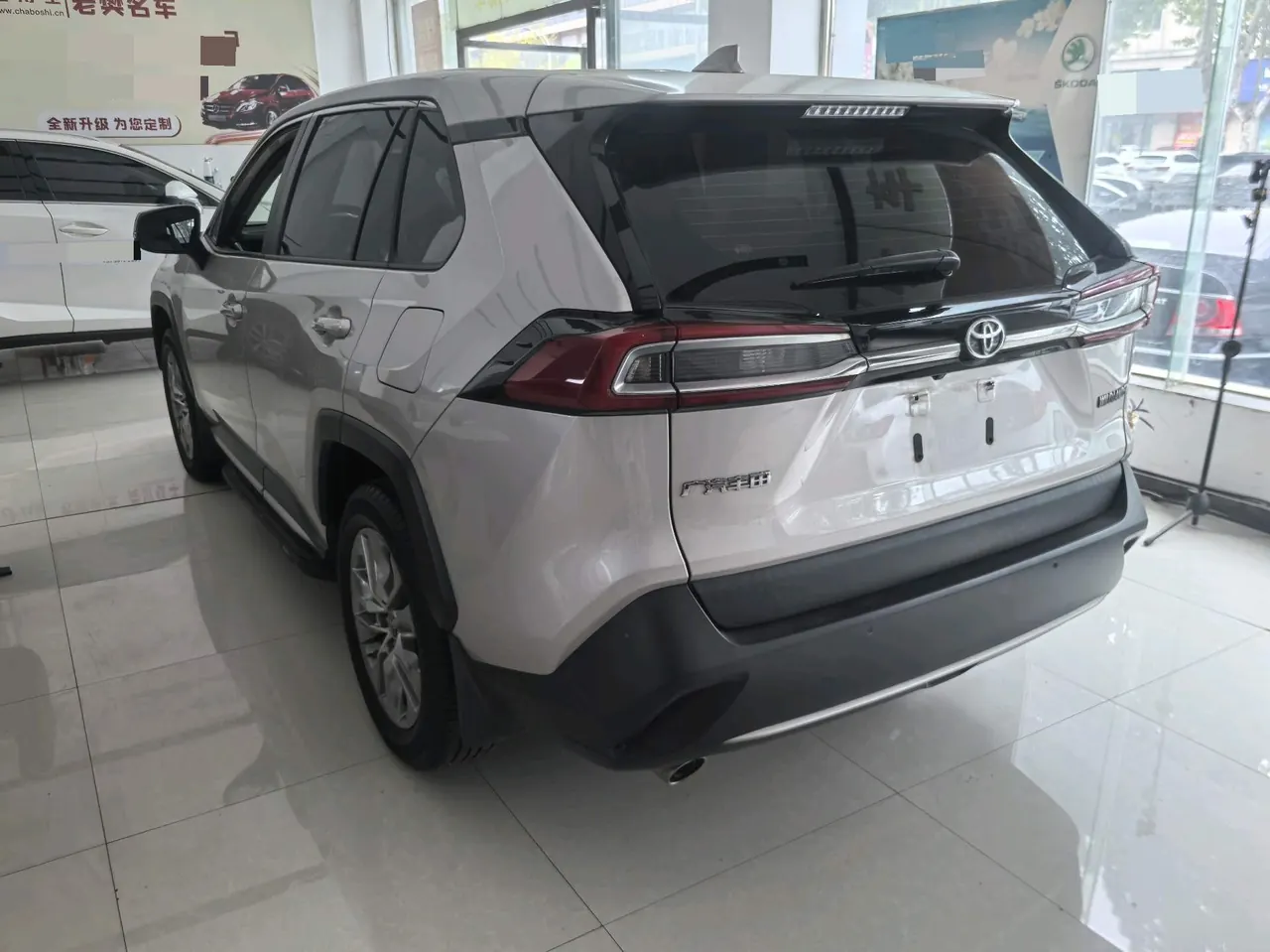 Toyota 2022 Willanda 2.0 Stepless Two-Drive Luxury PLUS Edition Automatic Gear 7
