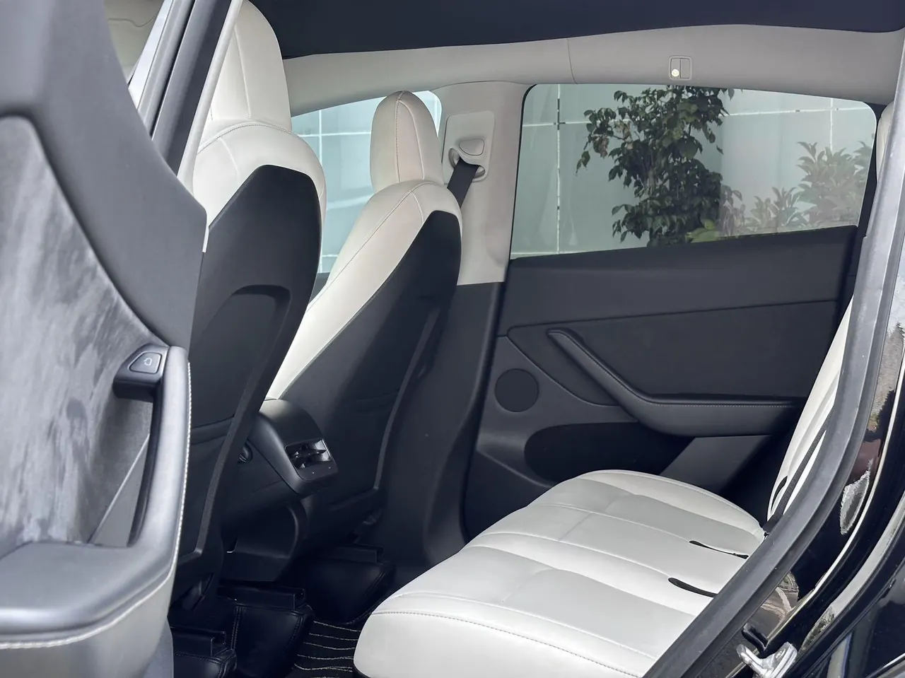 Tesla 2021 Model Y Standard Endurance Rear Drive Automatic Gear 4