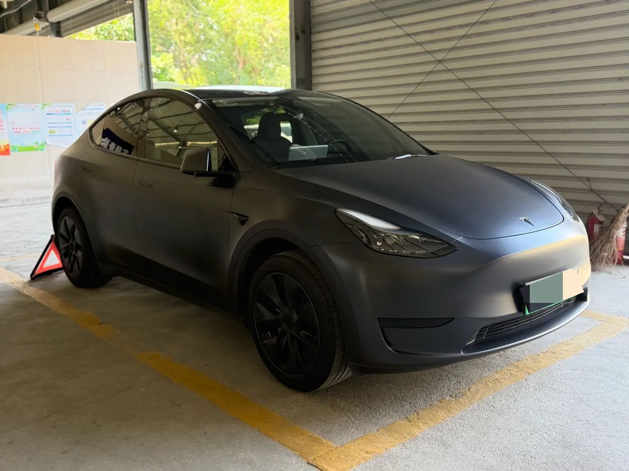 Tesla 2024 Model Y rear-wheel drive version automatic transmission 2
