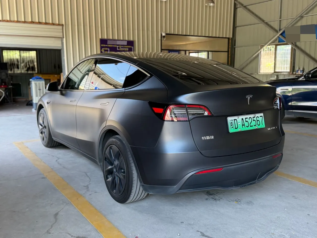 Tesla 2024 Model Y rear-wheel drive version automatic transmission 3