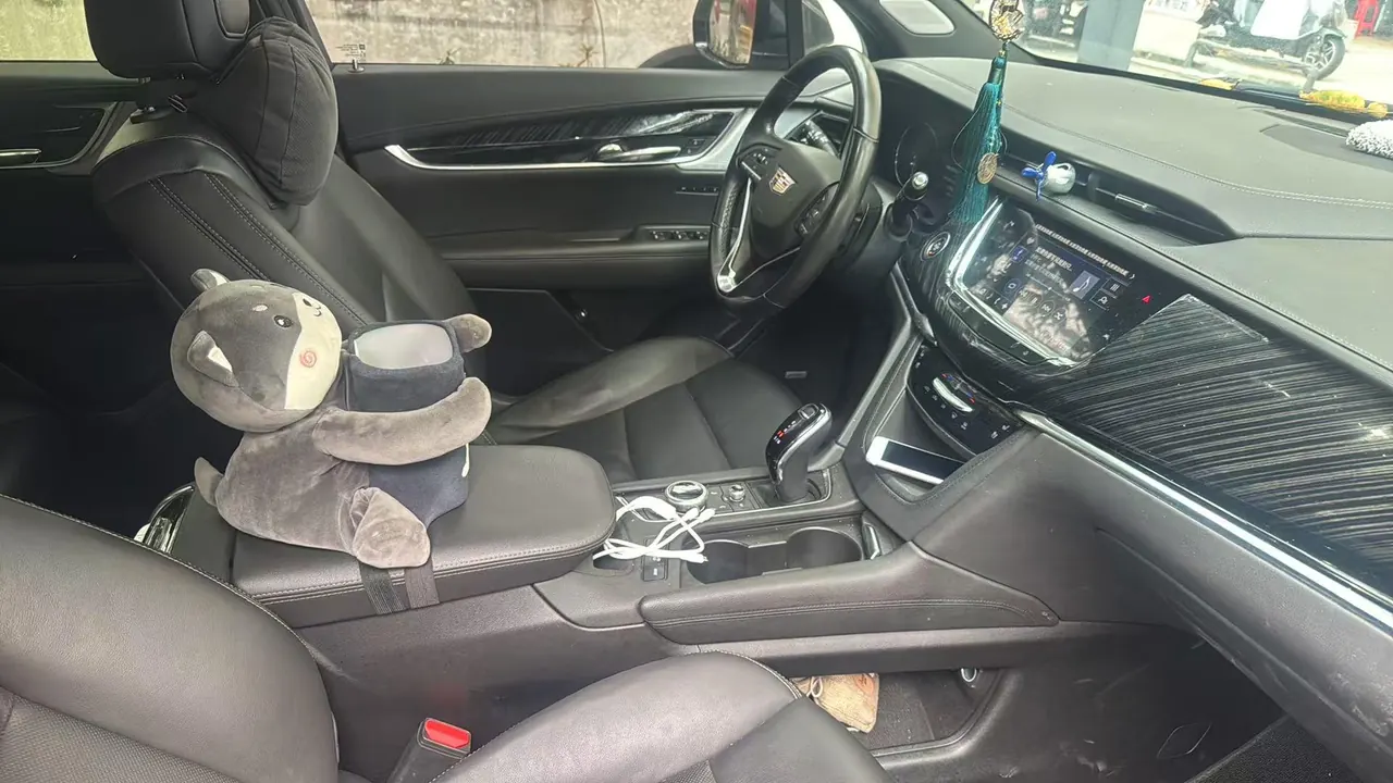 Cadillac 2022 XT6 48V 2.0T 6-seat four-wheel drive fashion 120 anniversary limited edition automatic gear 5