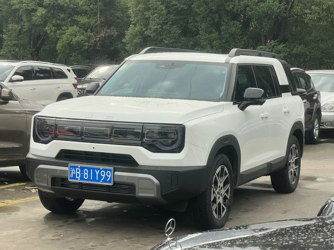 Beijing 2026 BJ30 1.5T Traveler Two-Drive Standard Automatic Gear - View 1