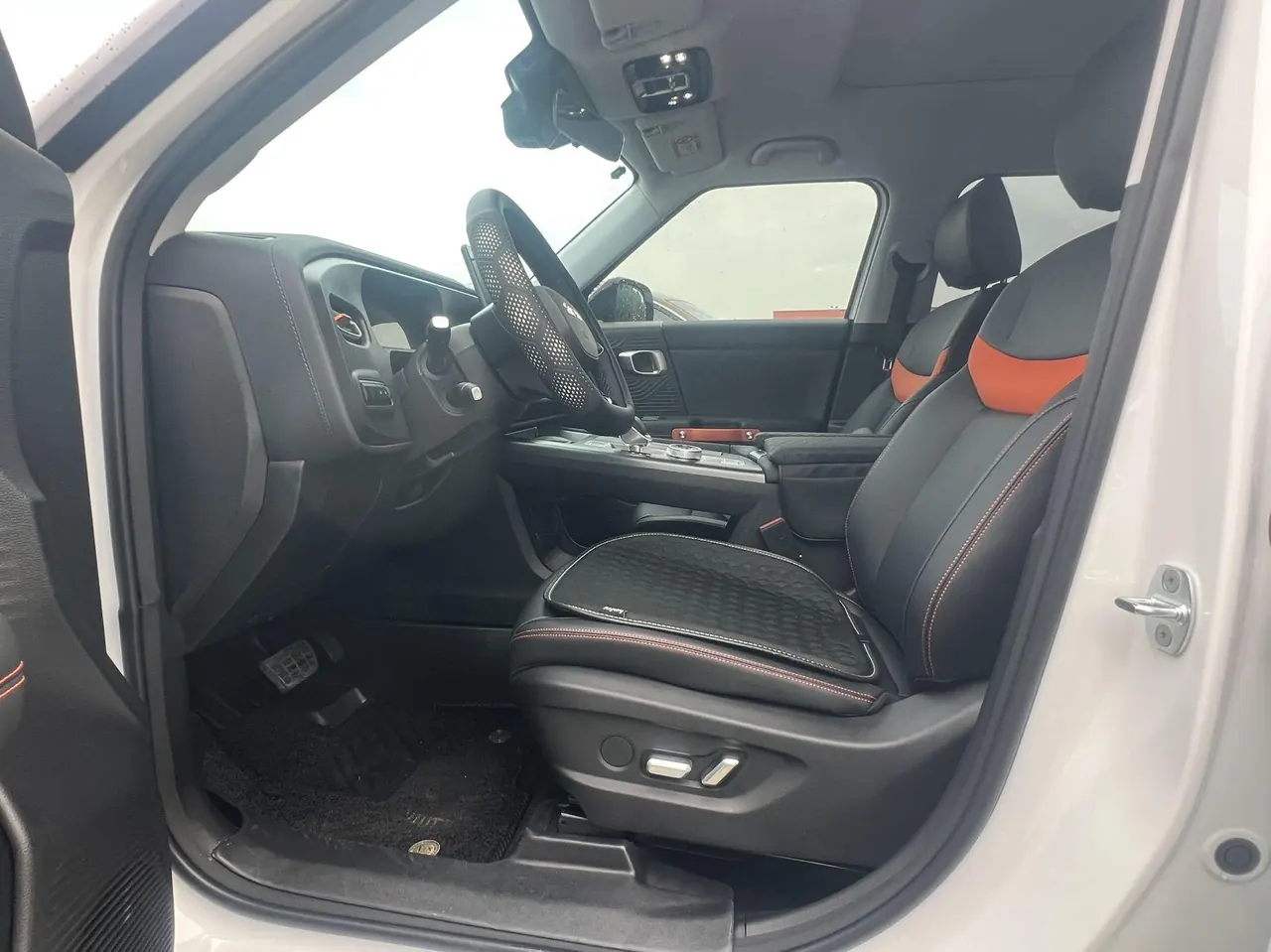 Beijing 2026 BJ30 1.5T Traveler Two-Drive Standard Automatic Gear 4