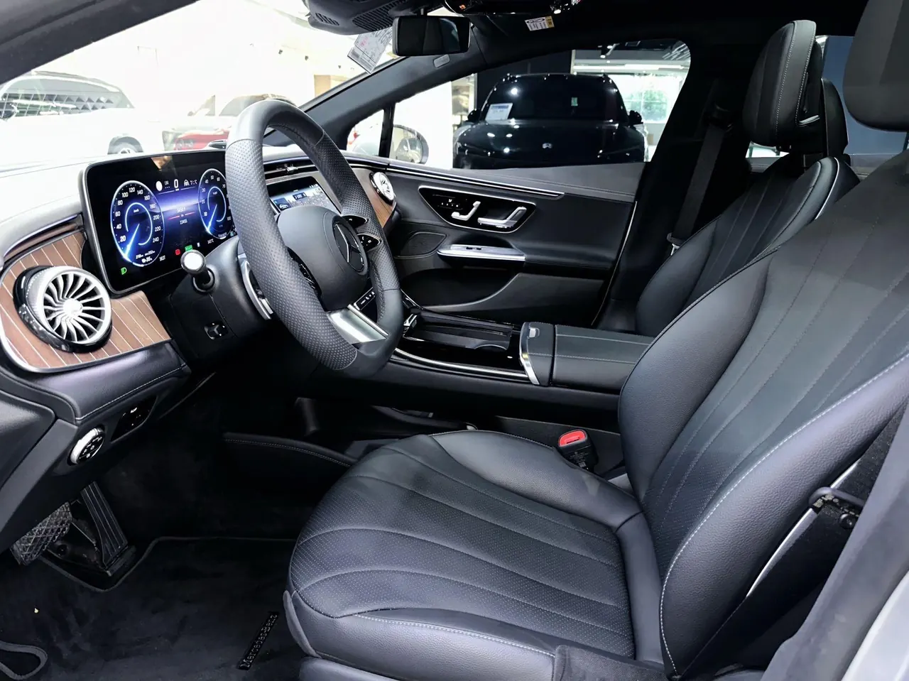 Mercedes Benz 2022 EQE 350 EQE 350 Deluxe Edition Automatic 9