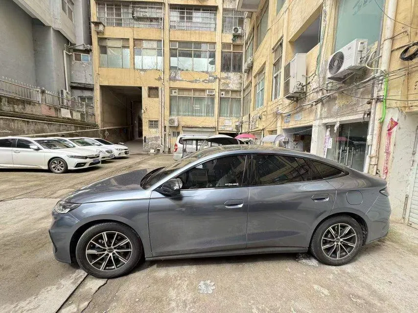 BYD 2024 Seal 06 DM-i 1.5 Stepless 120KM Honorable Automatic Gear 3