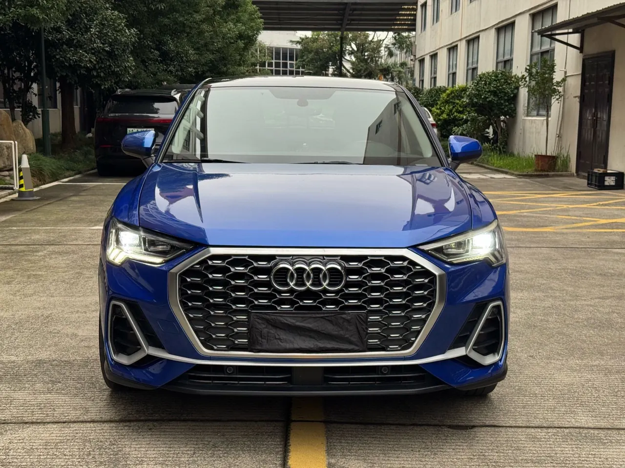 Audi 2021 Q3 Sportback 2.0TFSI 40TFSI into the life version of automatic gear 2
