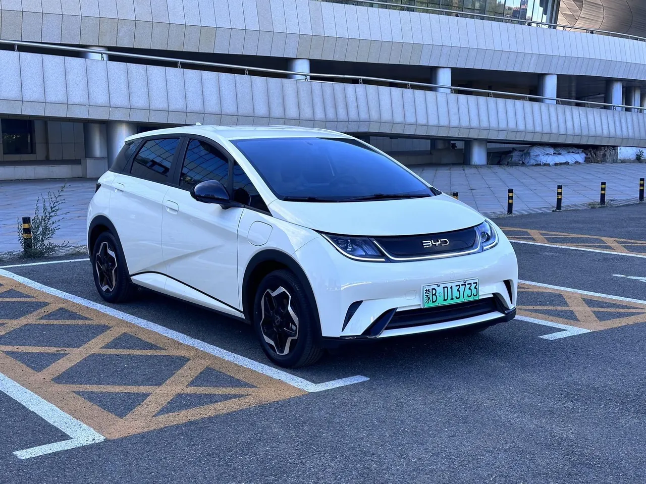 BYD 2025 Dolphin 420km Vital Edition Automatic Gear 3