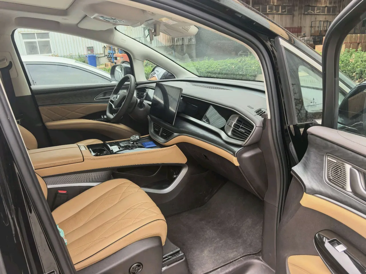 Denza 2024 Denza D9 DM-i 1.5T stepless 980 four-wheel drive distinguished automatic gear 2
