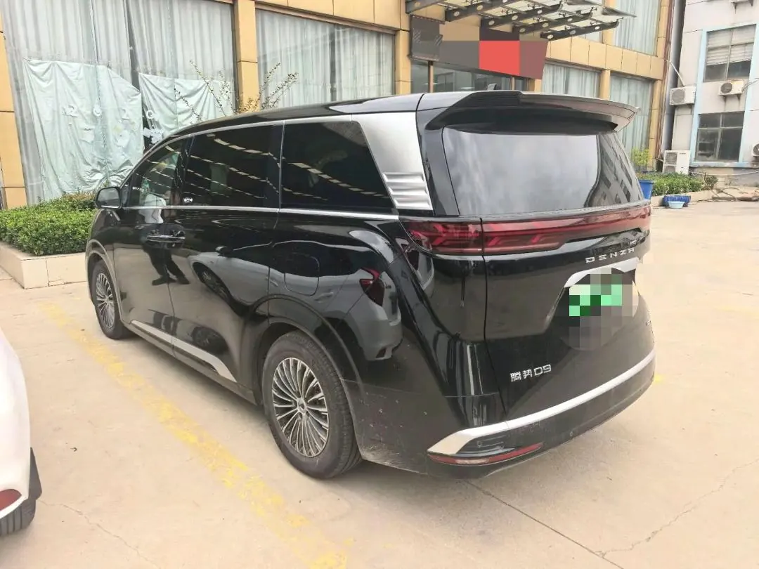 Denza 2024 Denza D9 DM-i 1.5T stepless 980 four-wheel drive distinguished automatic gear 4