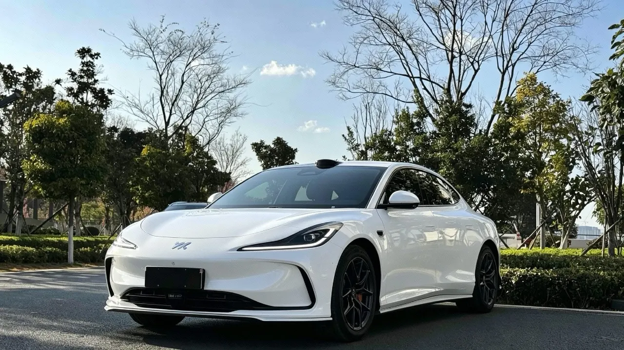 IM 2024 IM L6 Max Standard Edition Automatic Gear - View 1