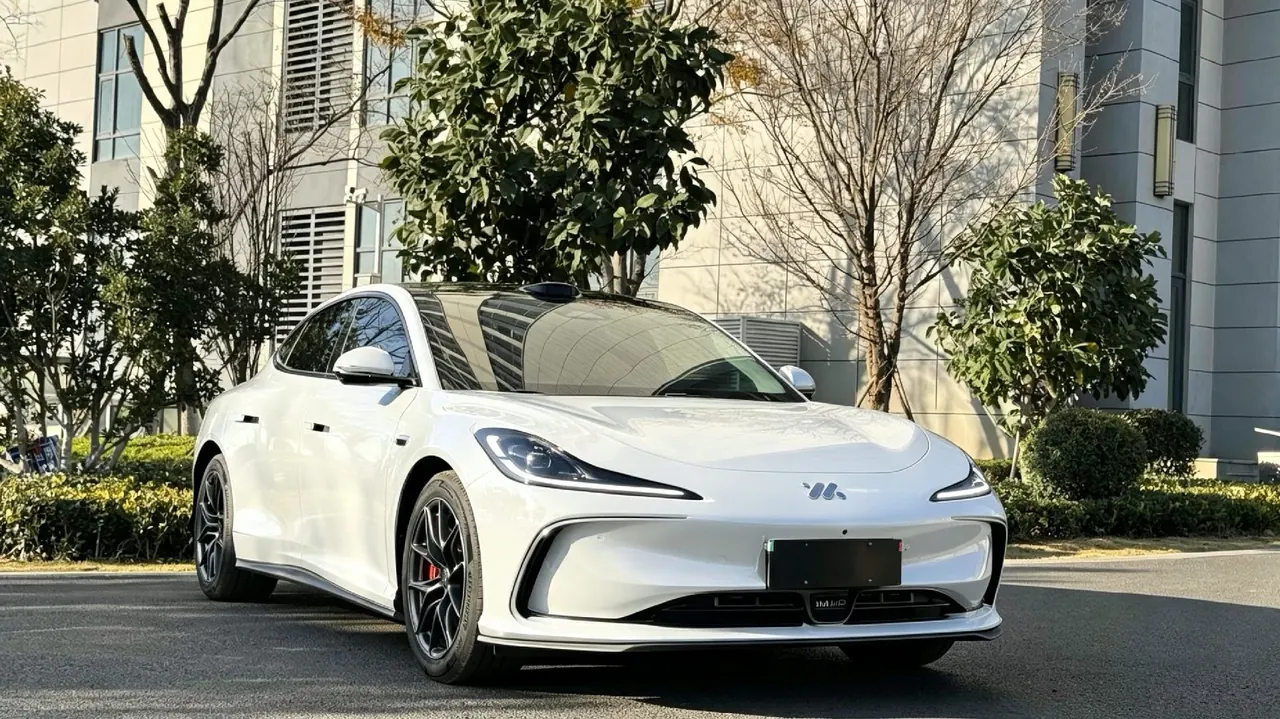 IM 2024 IM L6 Max Standard Edition Automatic Gear 3
