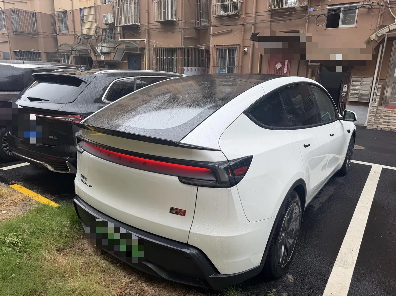 Tesla 2025 Model Y L Long Endurance All-Wheel Drive Automatic Transmission 3